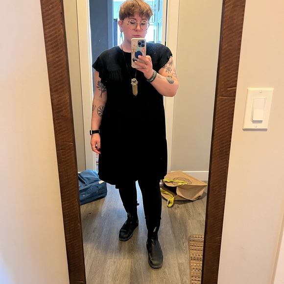 Meet your Posher, Anastasia - Picture 1 of 2